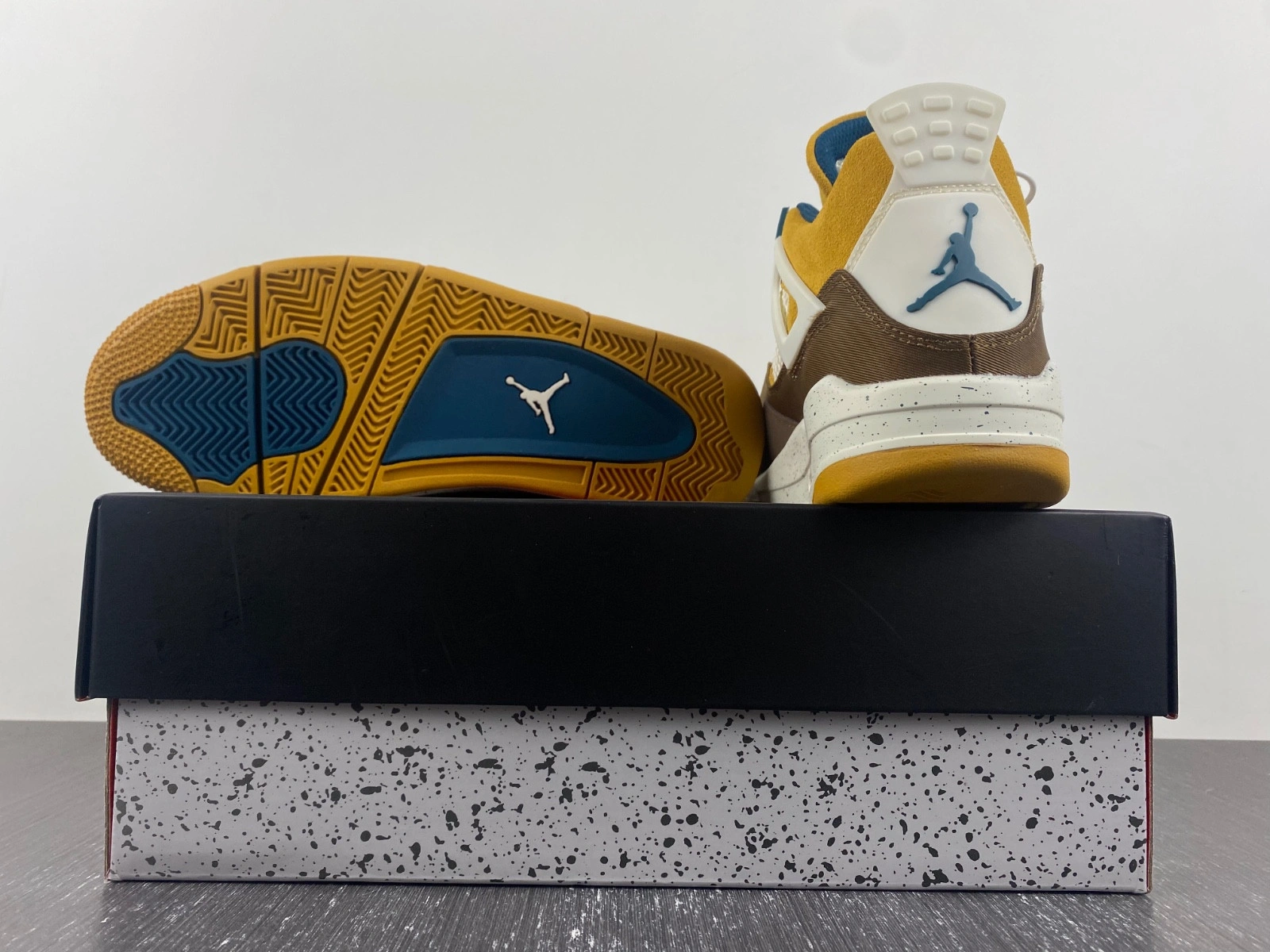Air Jordan 4 GS 