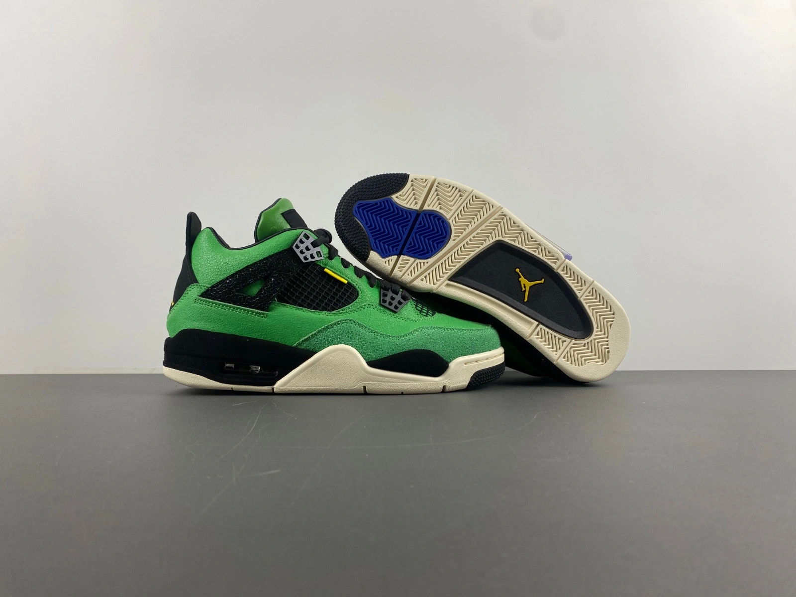 Air Jordan 4 “Manila”