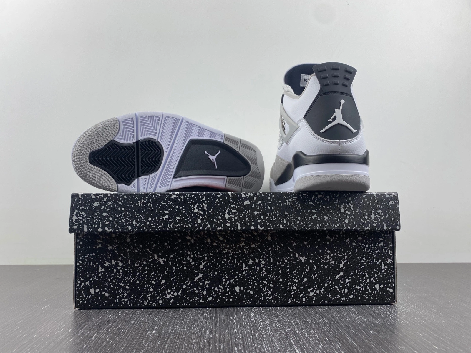 Air Jordan 4 