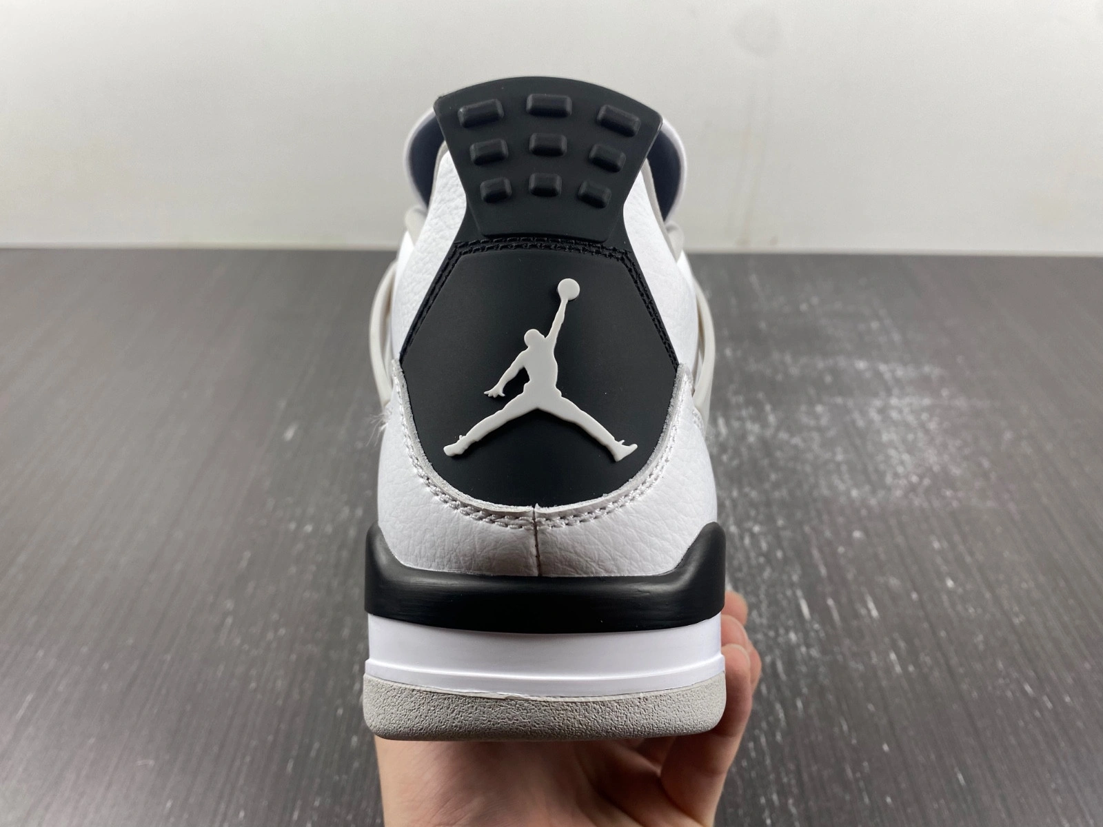Air Jordan 4 
