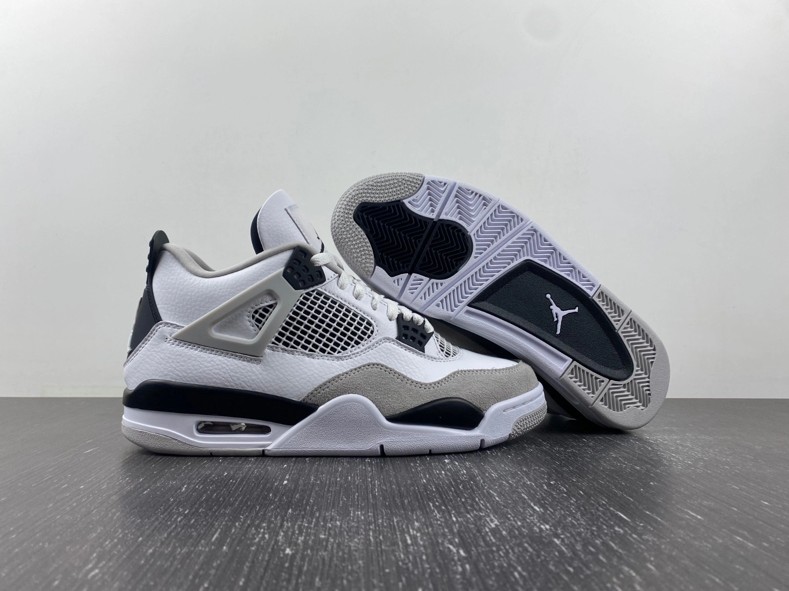 Air Jordan 4 