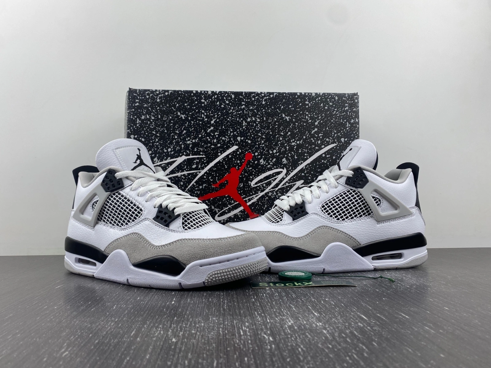 Air Jordan 4 