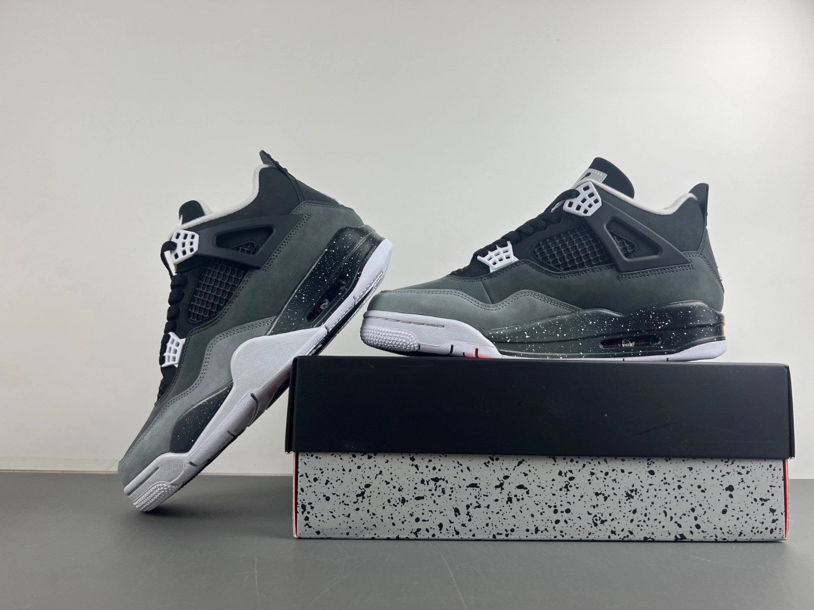 Air Jordan 4 Retro 'Fear' 2024 - FQ8138 002