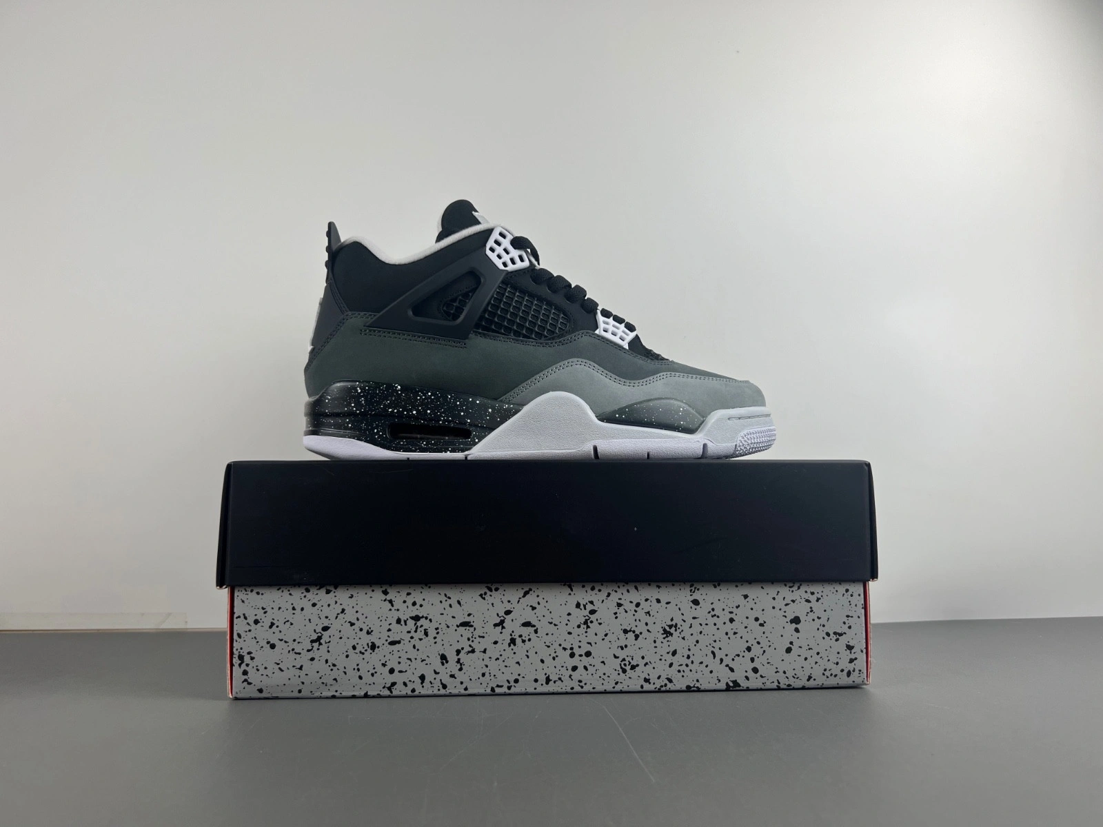 Air Jordan 4 Retro 'Fear' 2024 - FQ8138 002