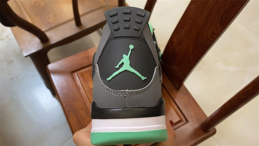 Air Jordan 4 Retro 'Green Glow' - 308497 033