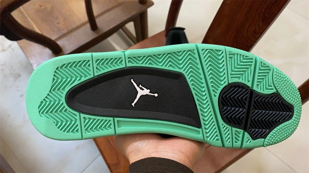 Air Jordan 4 Retro 'Green Glow' - 308497 033