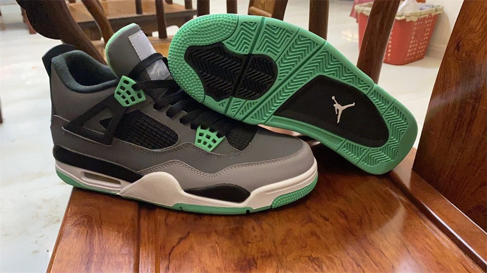 Air Jordan 4 Retro 'Green Glow' - 308497 033