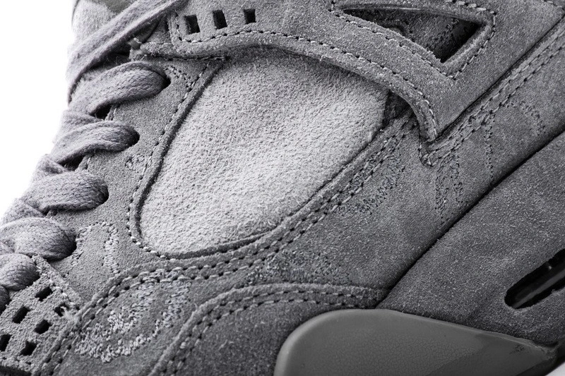 Air Jordan 4 Retro Kaws  930155-003