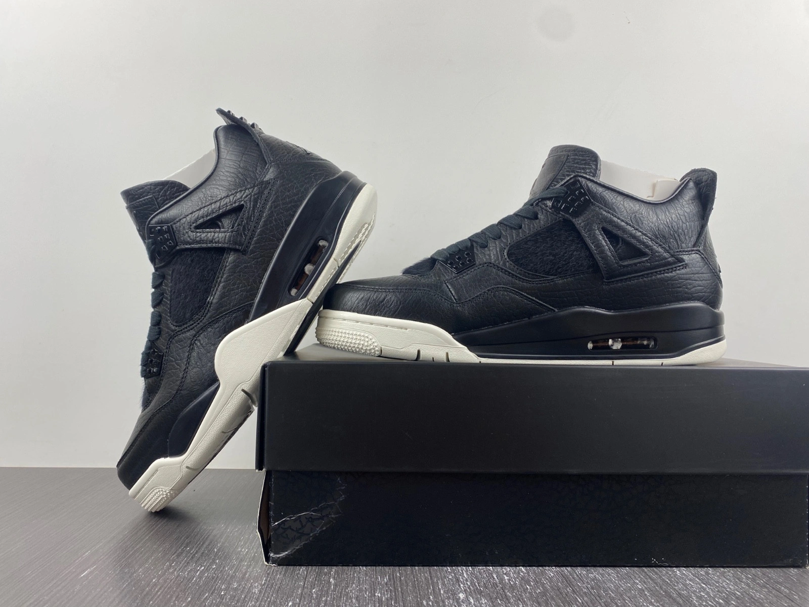 Air Jordan 4 Retro PRM 'Pinnacle' - 819139 010