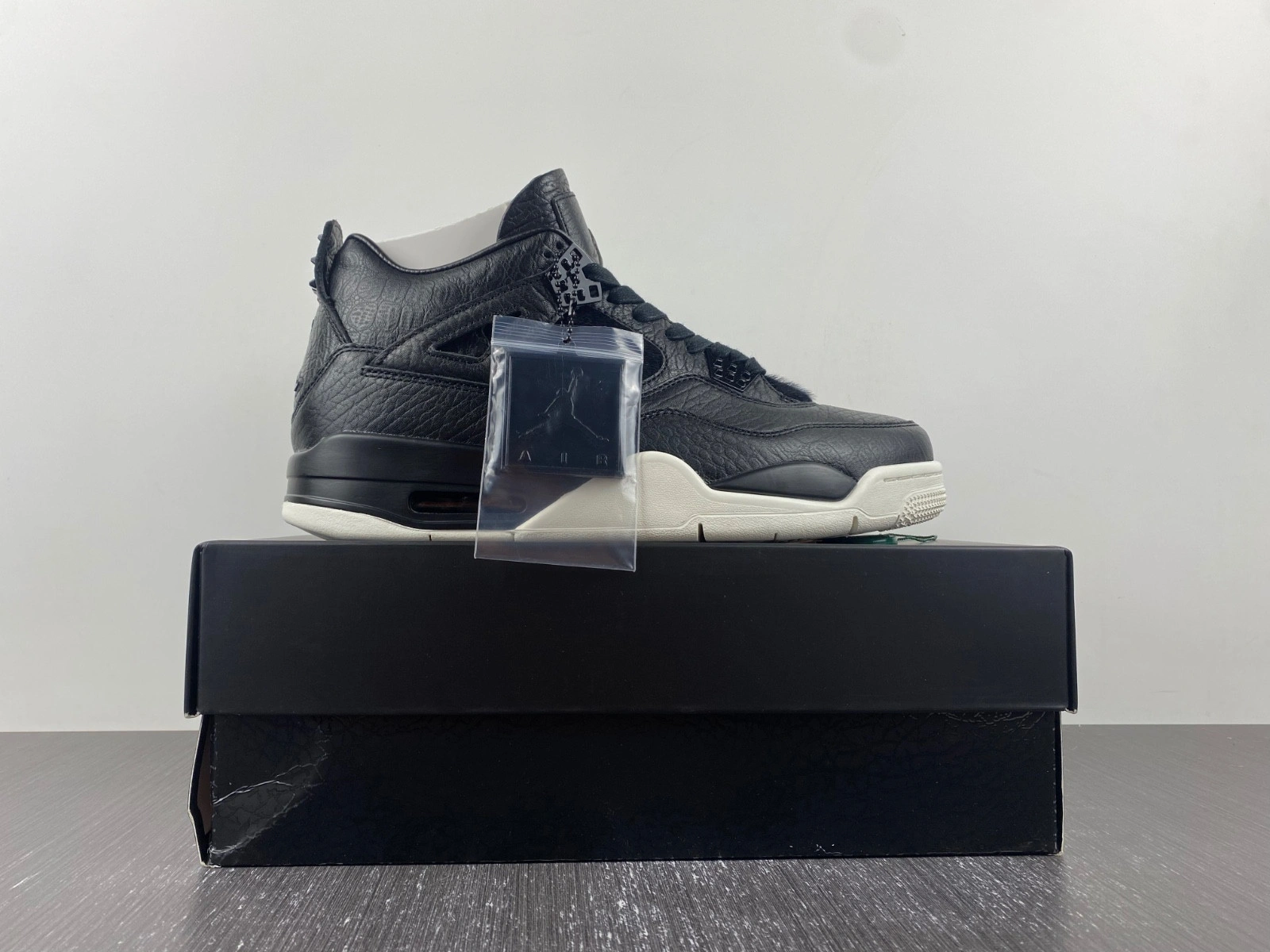 Air Jordan 4 Retro PRM 'Pinnacle' - 819139 010