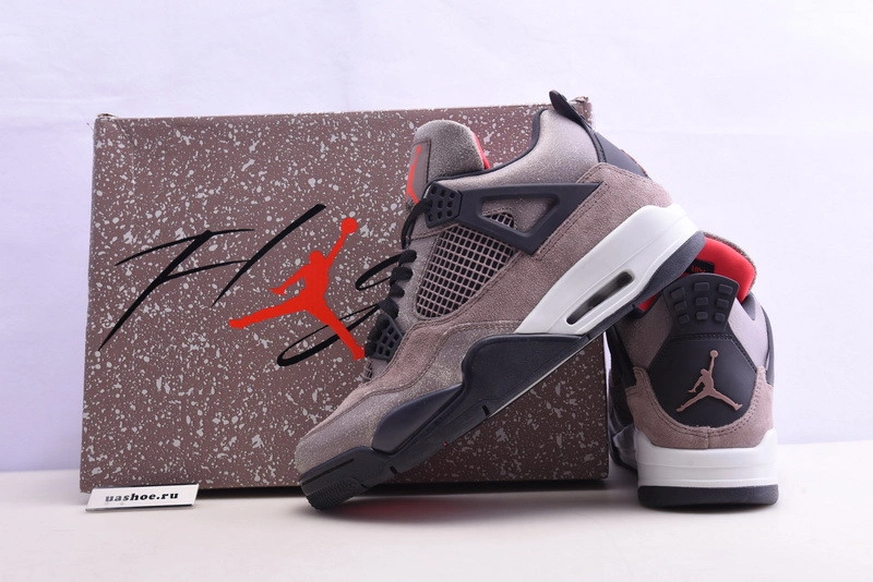 Air Jordan 4 Retro 