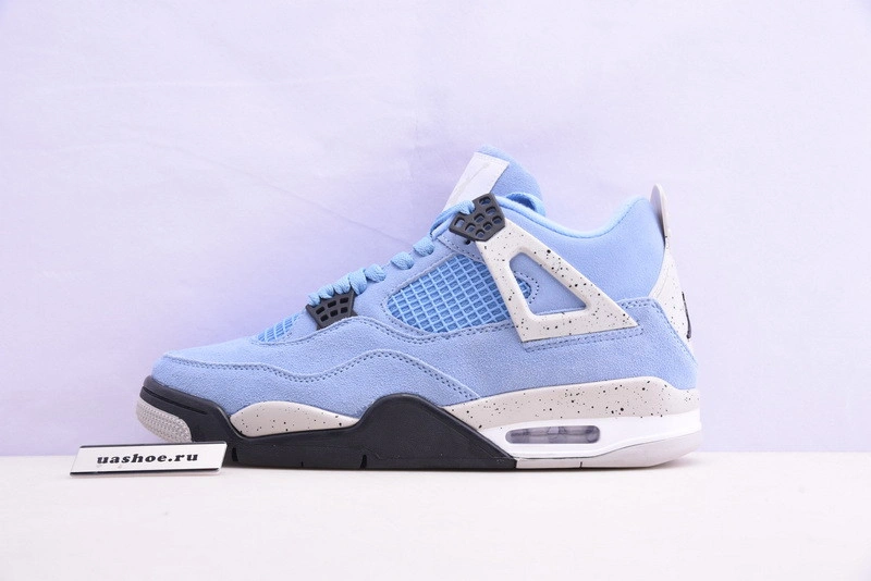 Air Jordan 4 Retro "university blue" CT8527-400