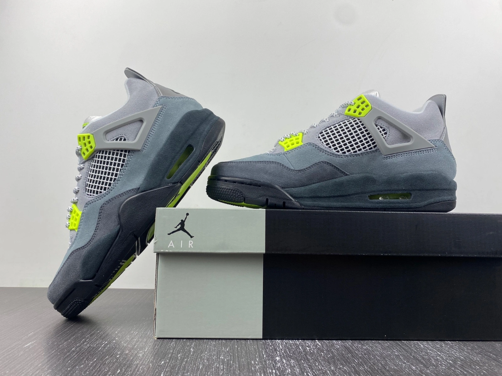 Air Jordan 4 SE “Neon” CT5342-007