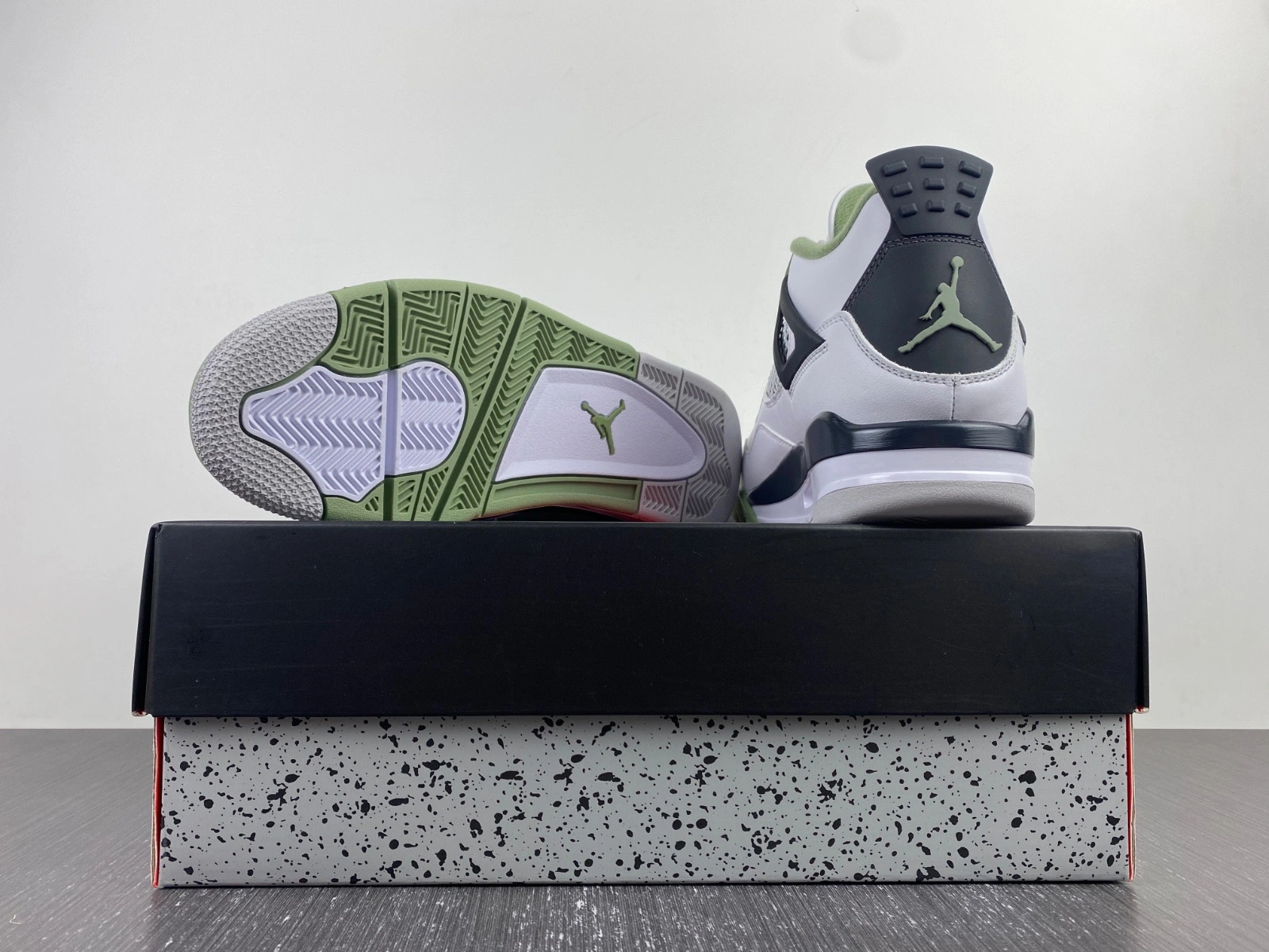 Air Jordan 4 Seafoam Oil Green WMNS AQ9129-103