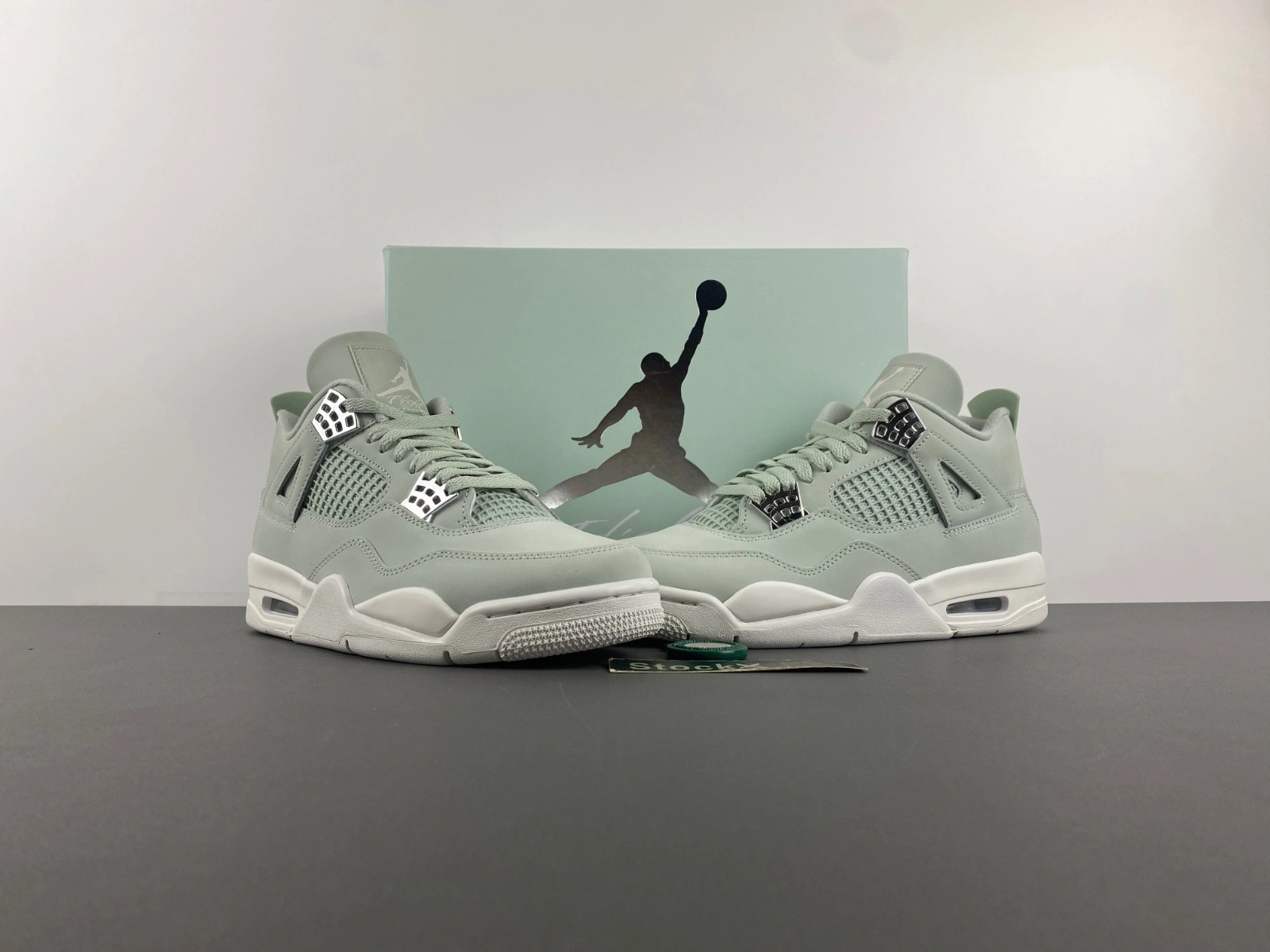 Air Jordan 4 WMNS 