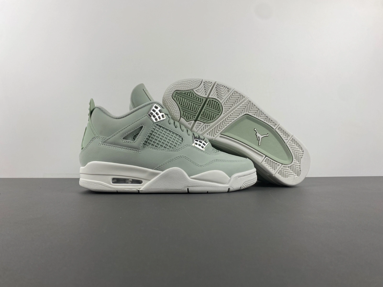 Air Jordan 4 WMNS 