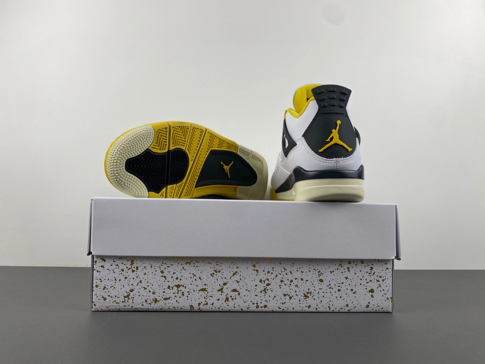 Air Jordan 4 Womens 