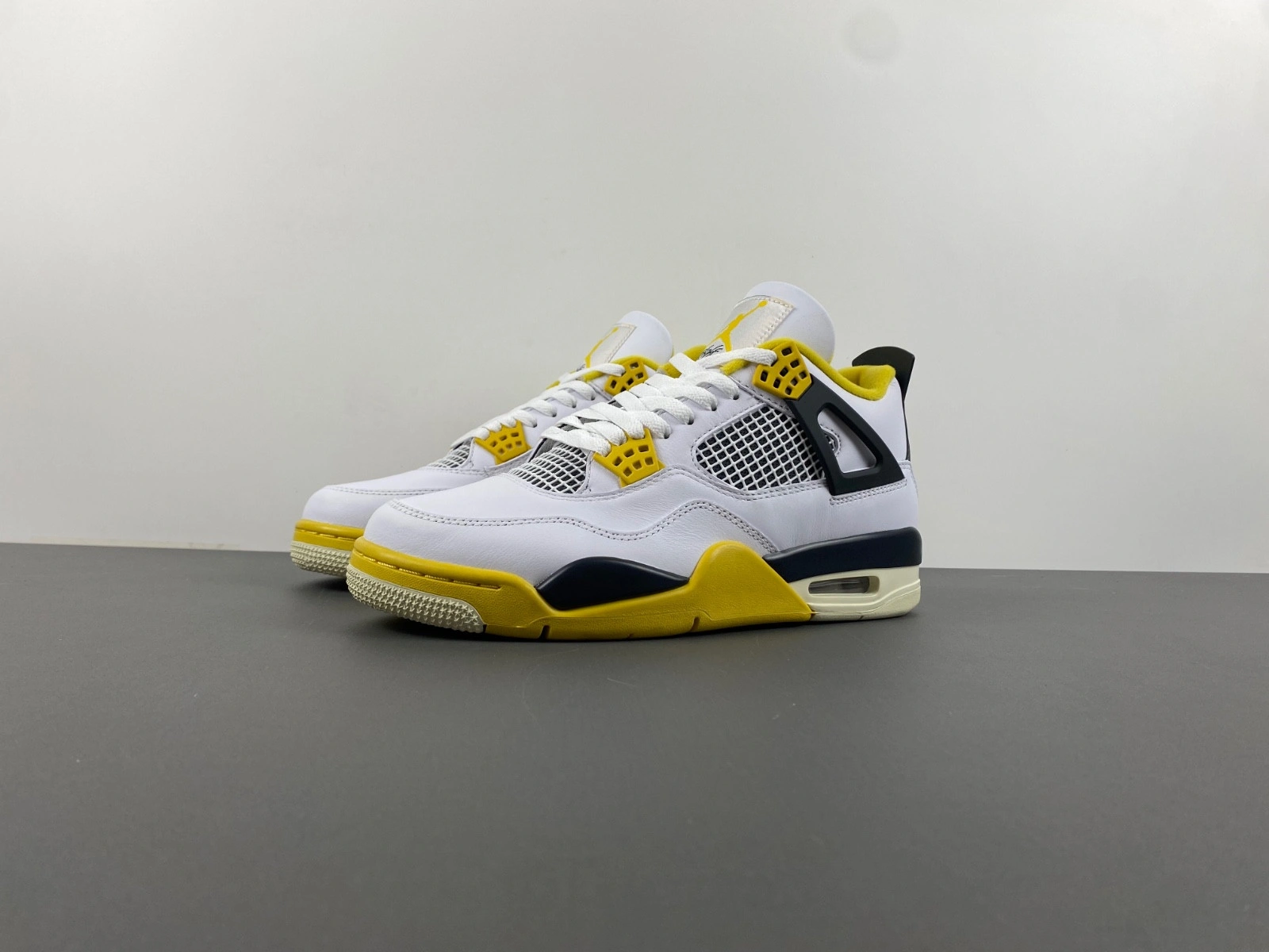 Air Jordan 4 Womens 