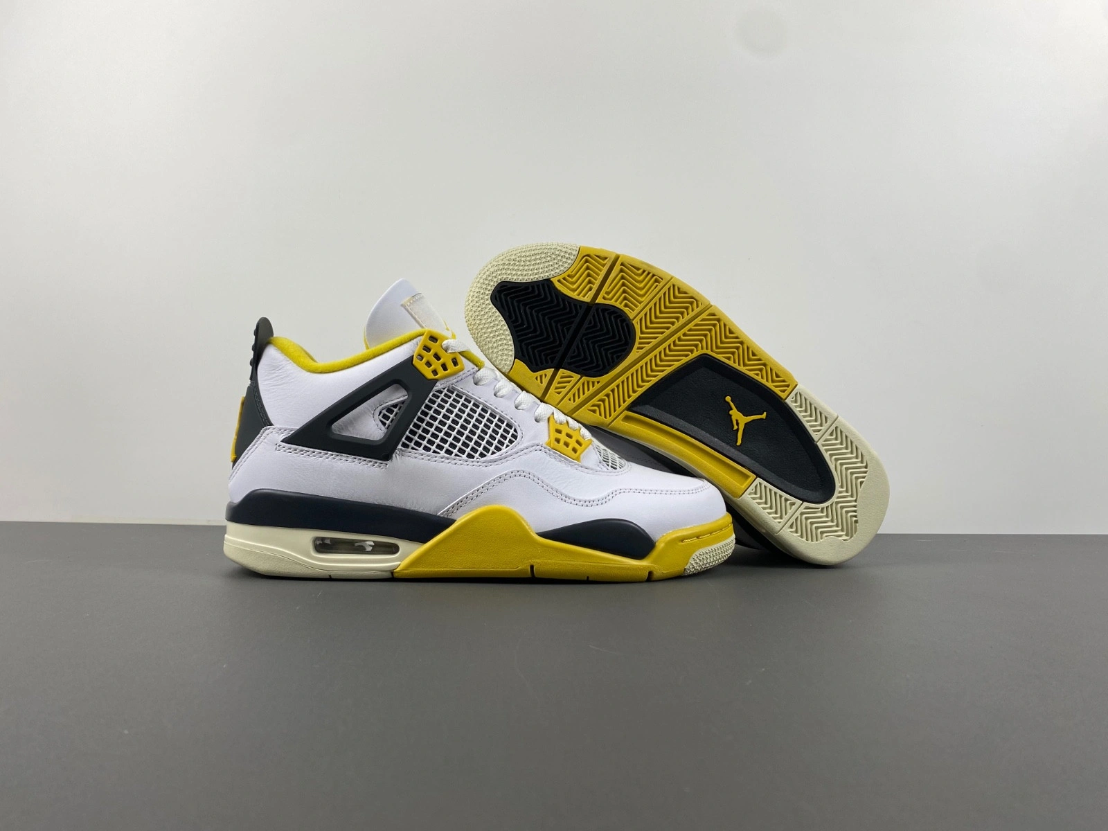 Air Jordan 4 Womens 
