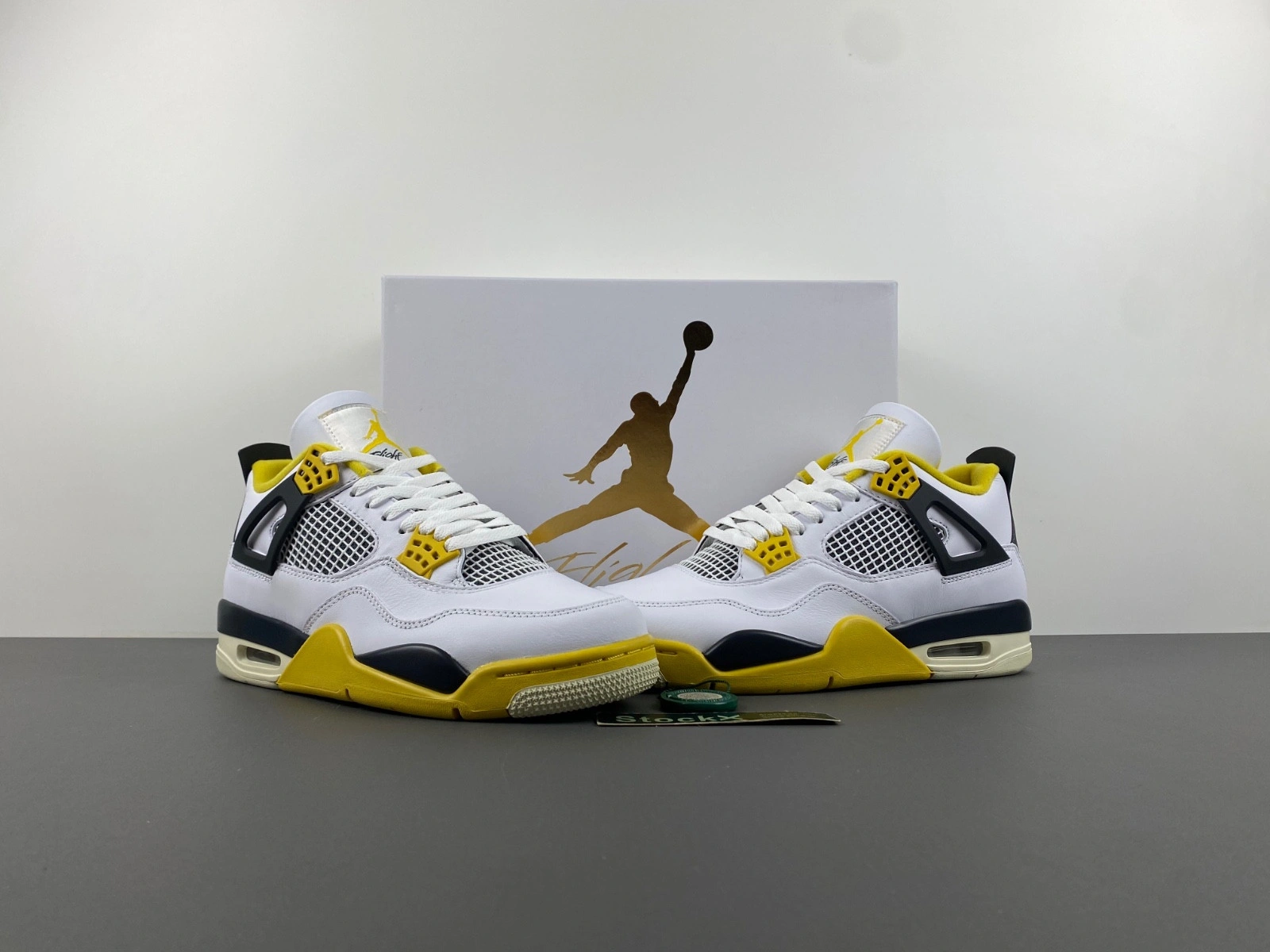 Air Jordan 4 Womens 