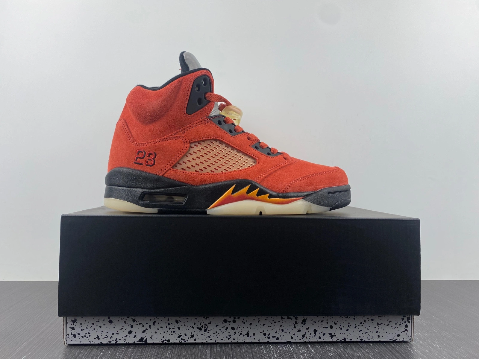 Air Jordan 5 “Dunk On Mars”  DO9336-800