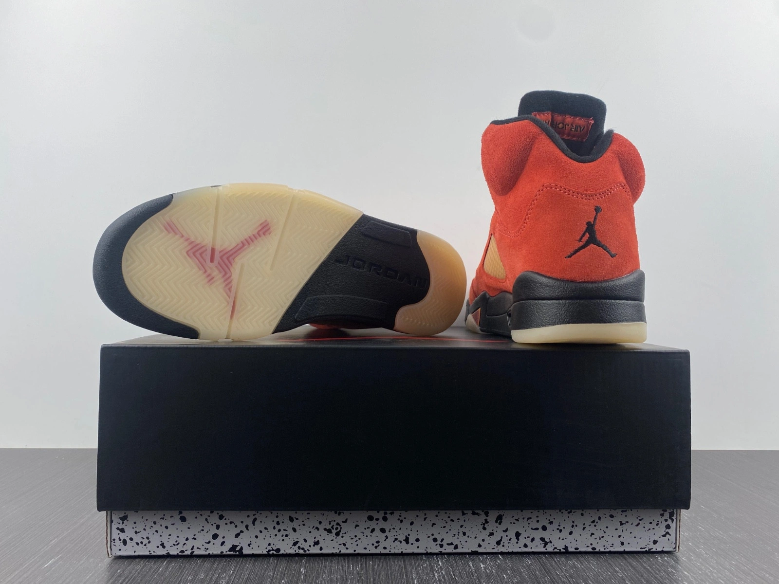 Air Jordan 5 “Dunk On Mars”  DO9336-800