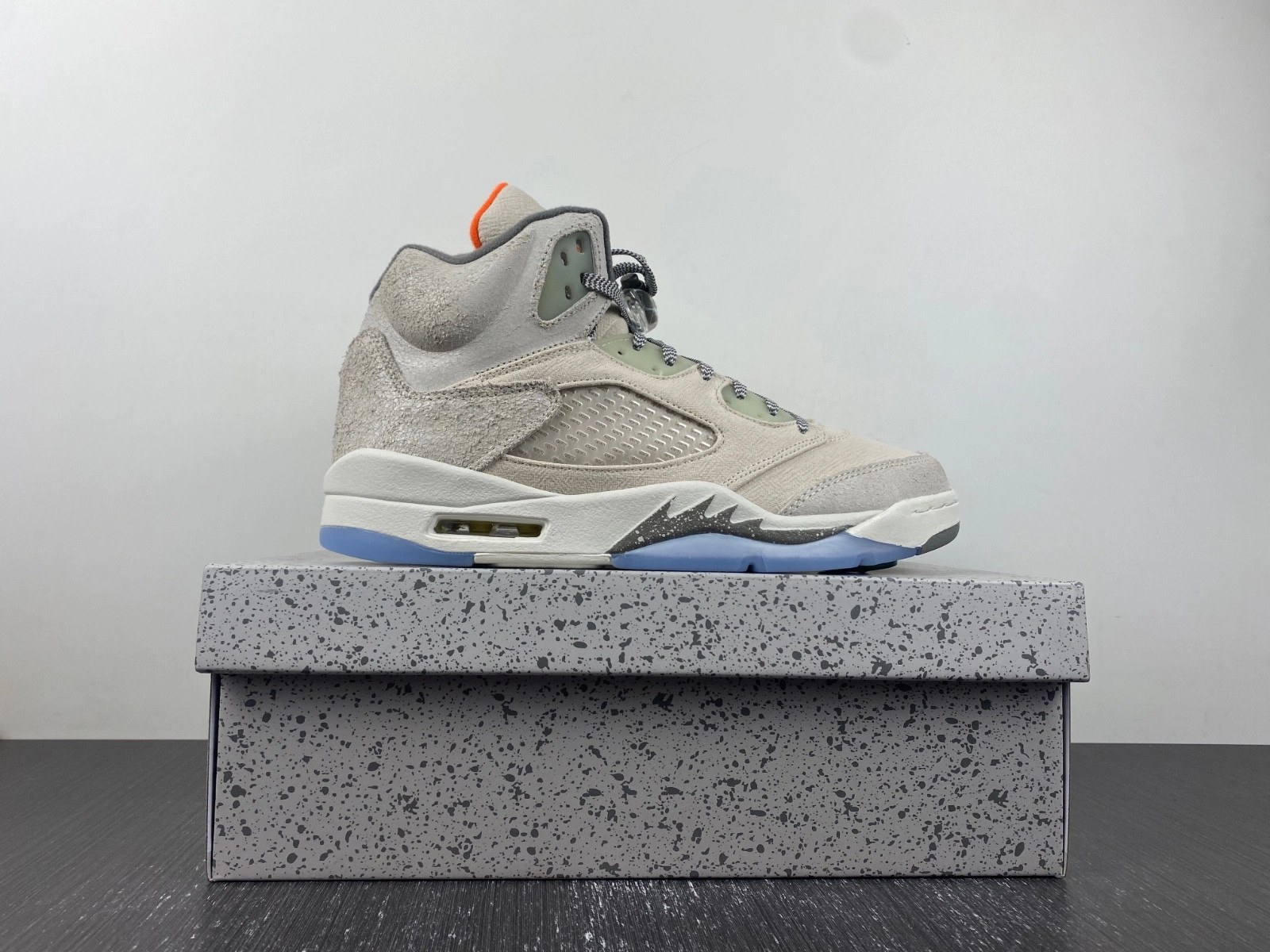 Air Jordan 5 Retro SE 