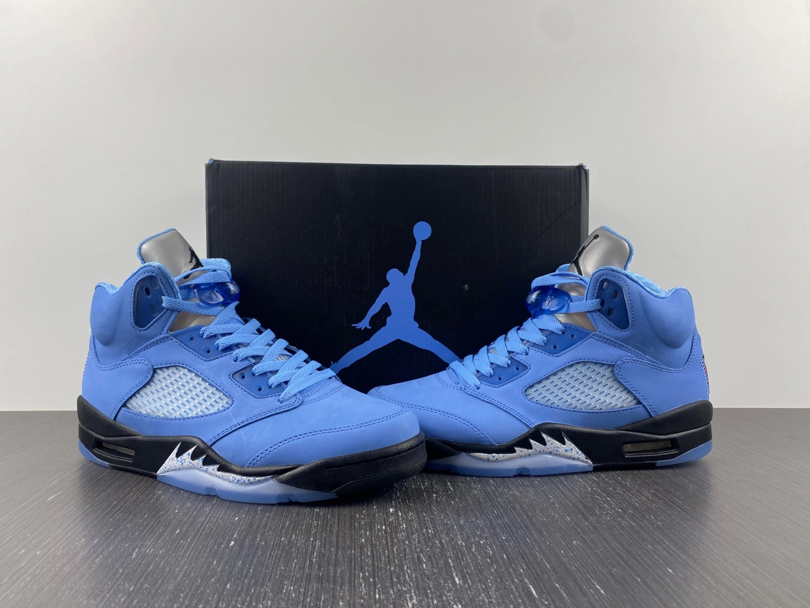 Air Jordan 5 UNC DV1310-401