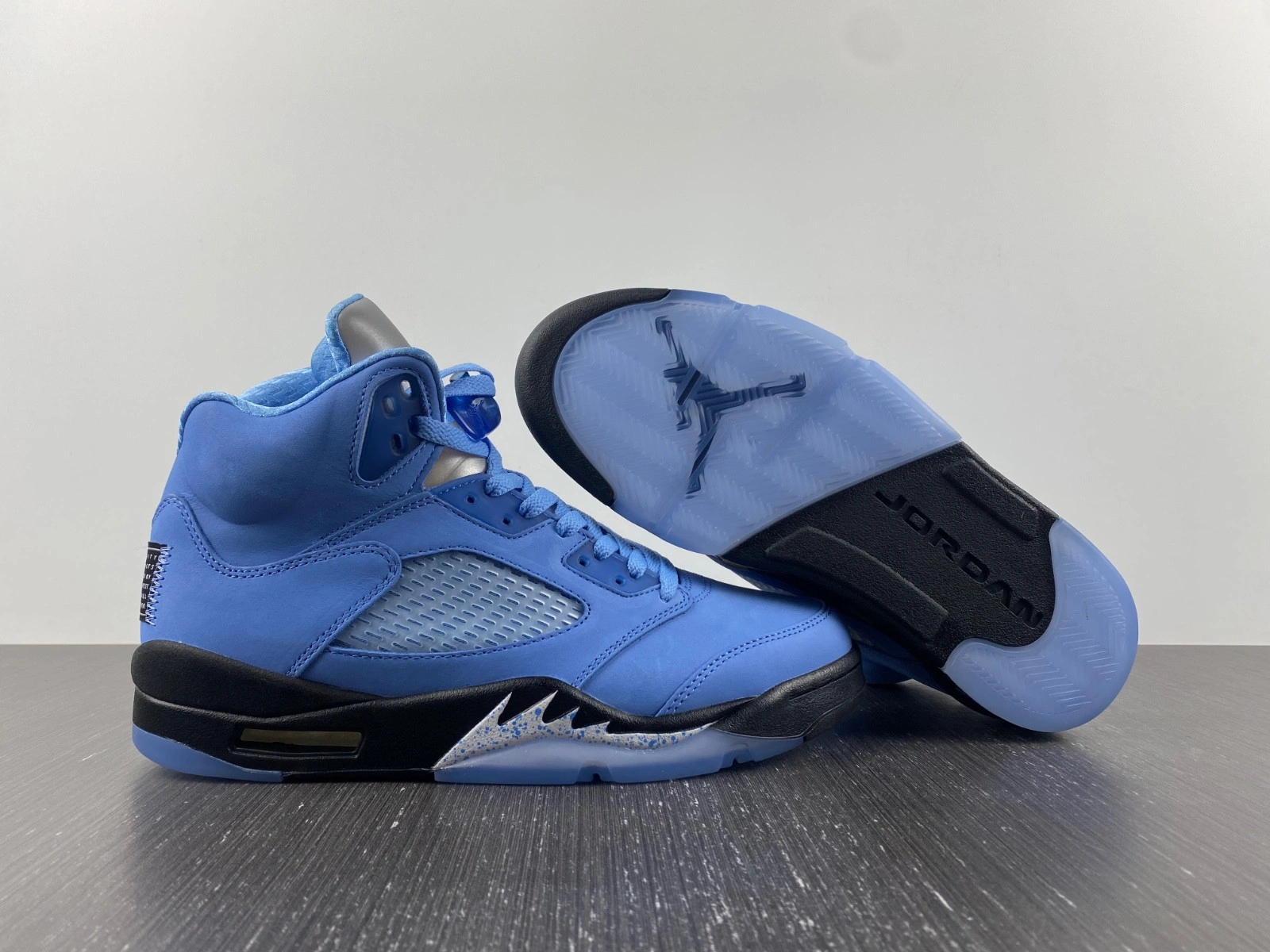 Air Jordan 5 UNC DV1310-401