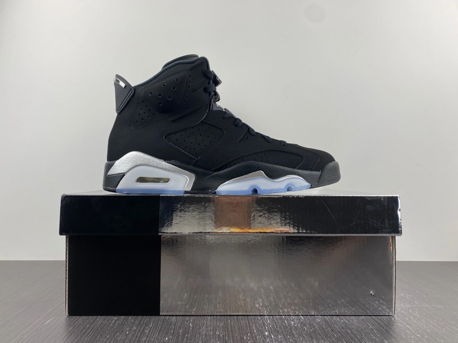 Air Jordan 6 Metallic Silver Chrome DX2836-001