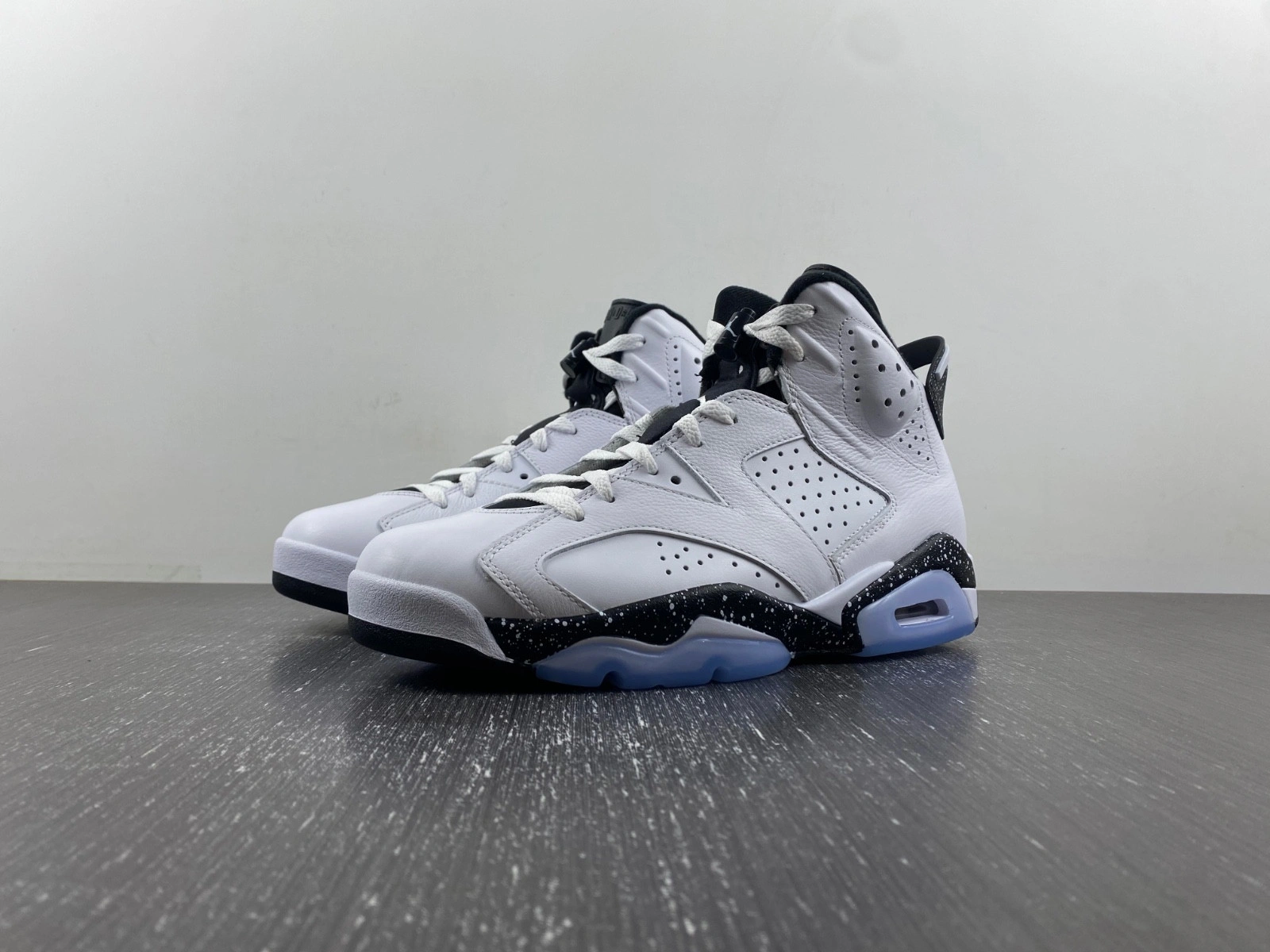 Air Jordan 6 "Reverse Oreo" CT8529-112