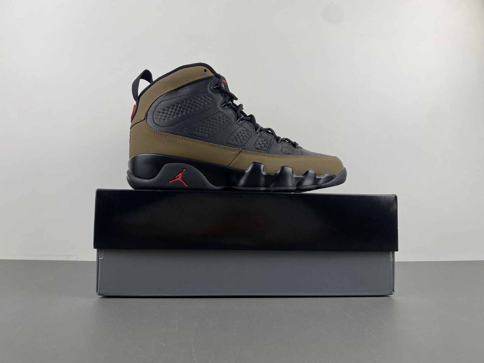 Air Jordan 9 