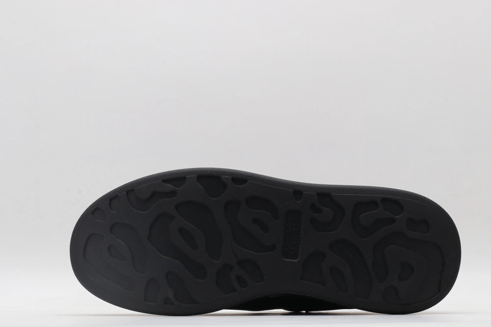 Alexander mcqueen all black