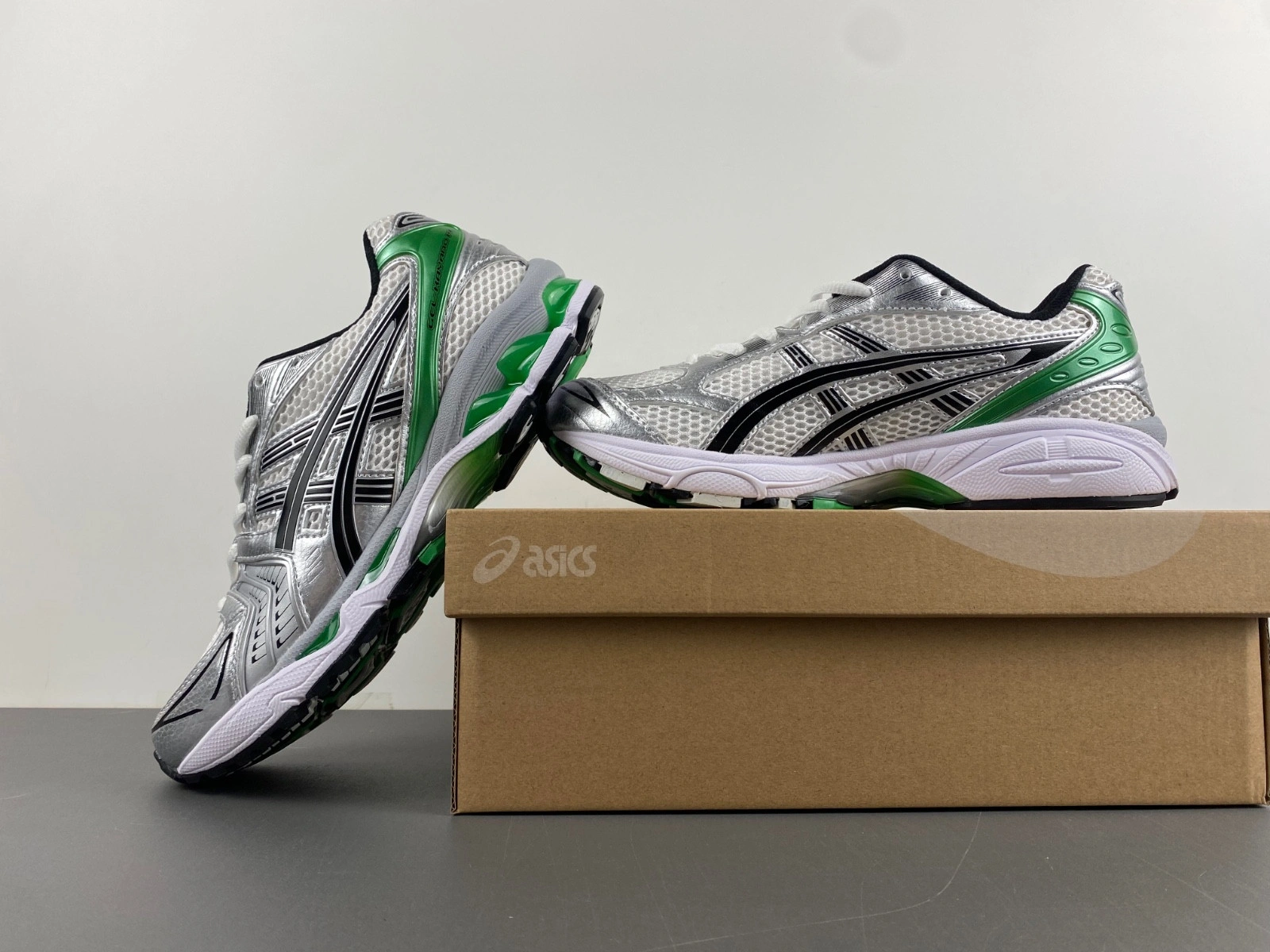 Asics gel-kayano 14  White Malachite Green 1201A019-110