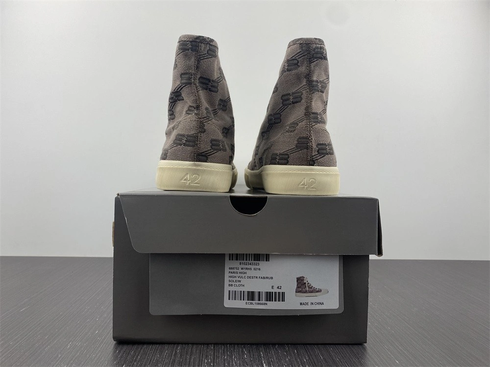 BALENCIAGA  MEN'S PARIS HIGH TOP SNEAKER