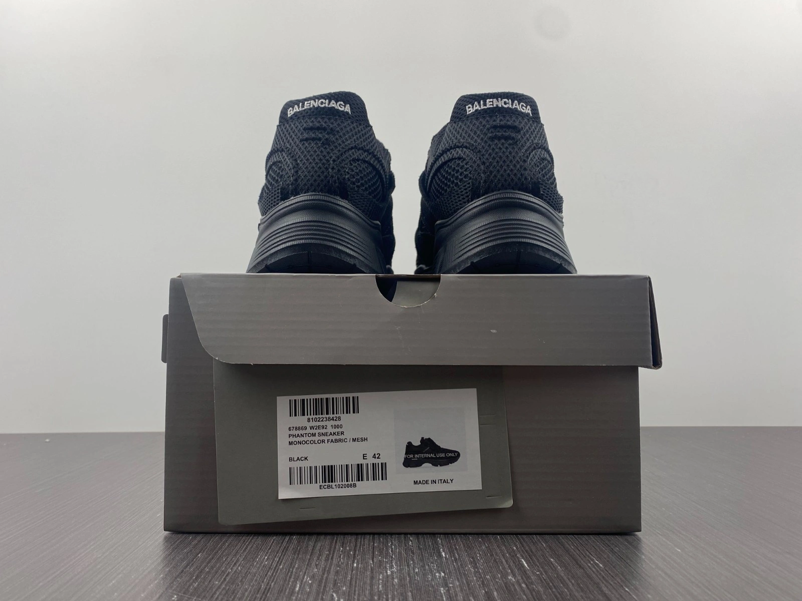BALENCIAGA  MEN'S PHANTOM SNEAKER IN BLACK  678869W2E921000