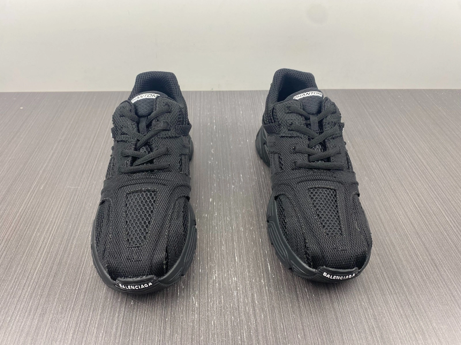 BALENCIAGA  MEN'S PHANTOM SNEAKER IN BLACK  678869W2E921000
