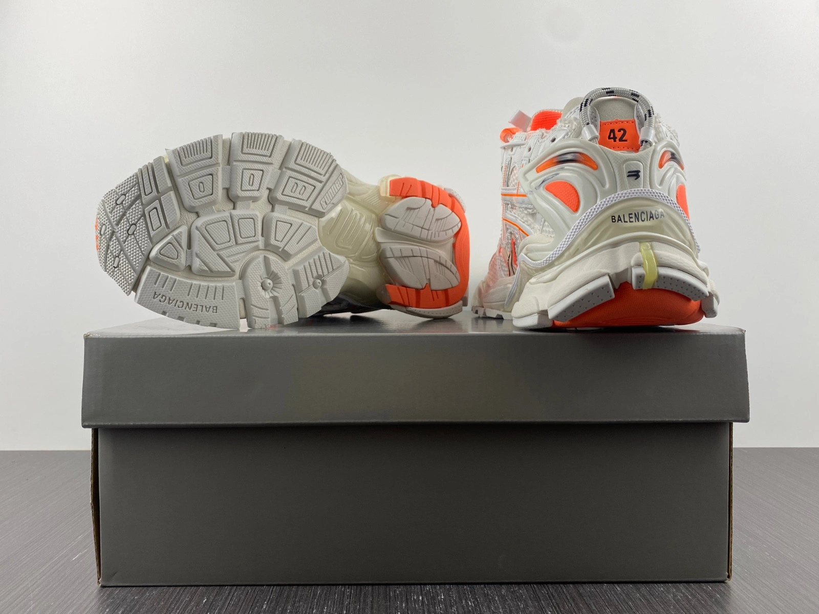 BALENCIAGA  RUNNER SNEAKER 677403W3RBM9770