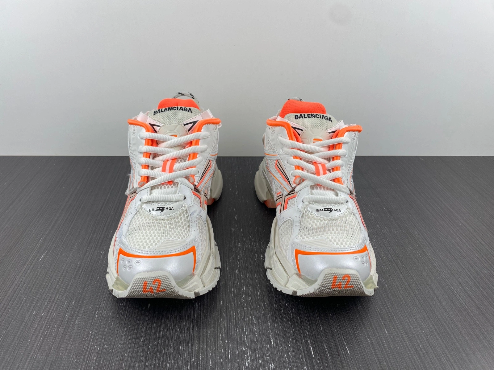BALENCIAGA  RUNNER SNEAKER 677403W3RBM9770