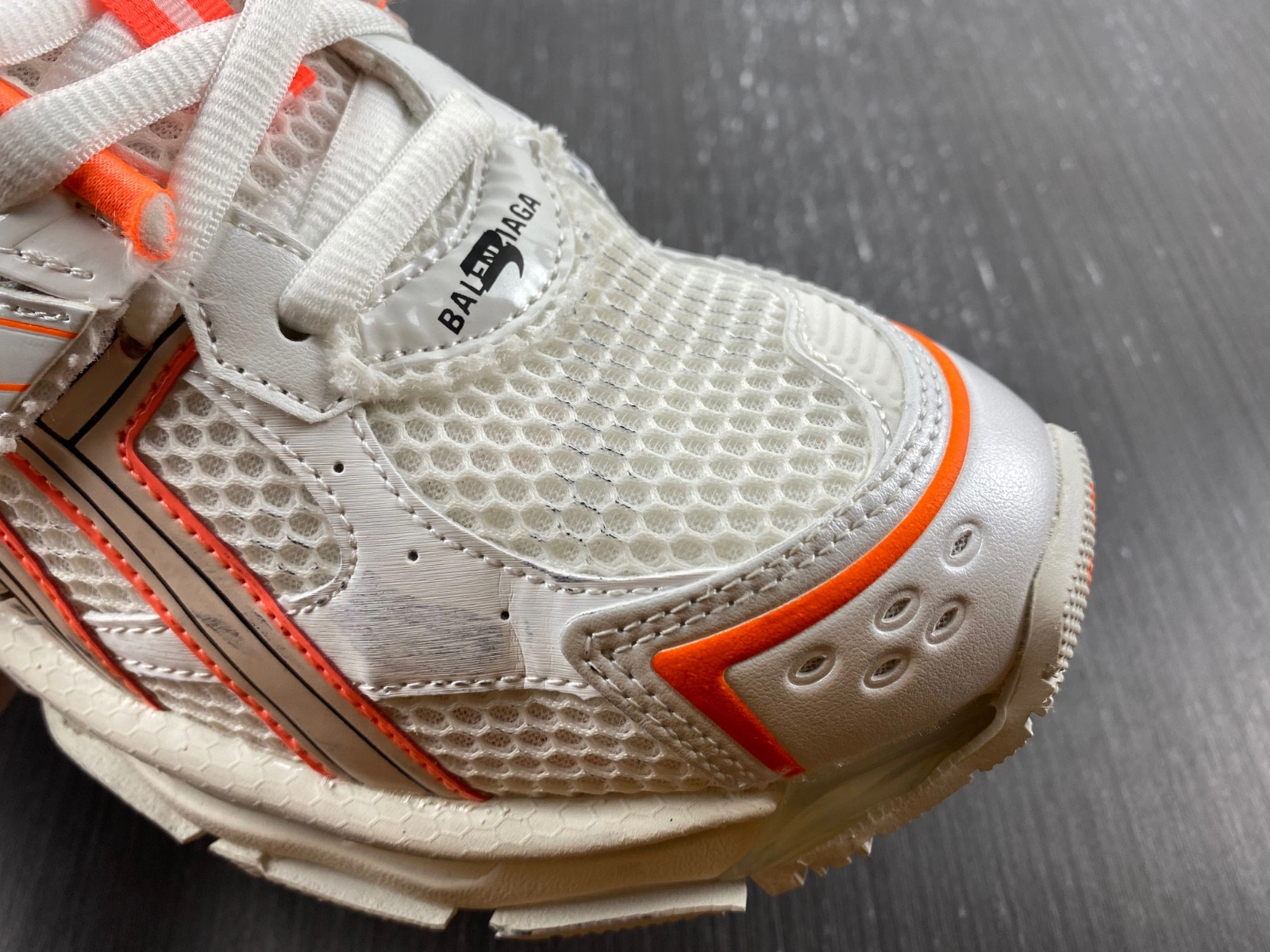 BALENCIAGA  RUNNER SNEAKER 677403W3RBM9770