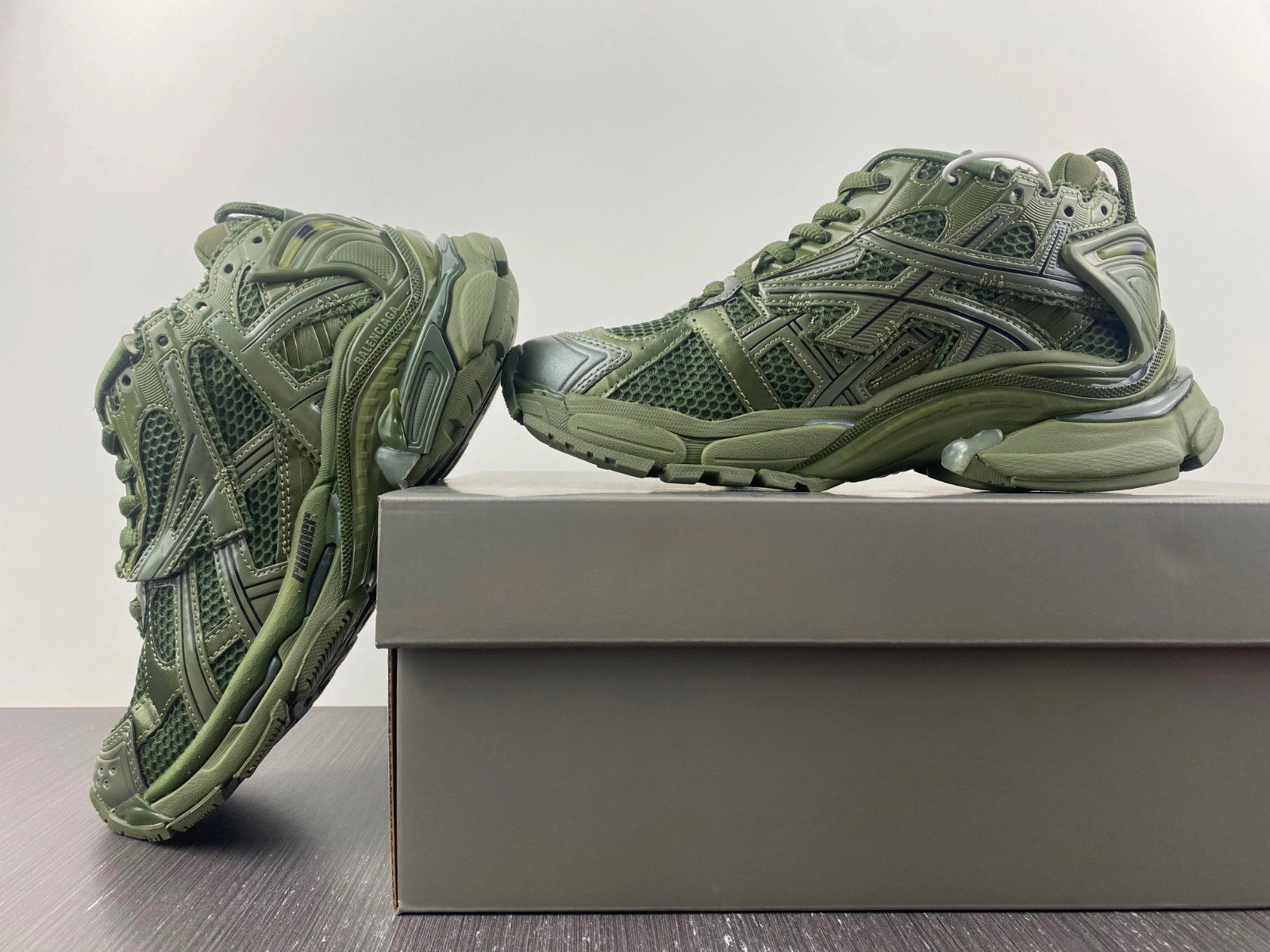 BALENCIAGA  RUNNER SNEAKER