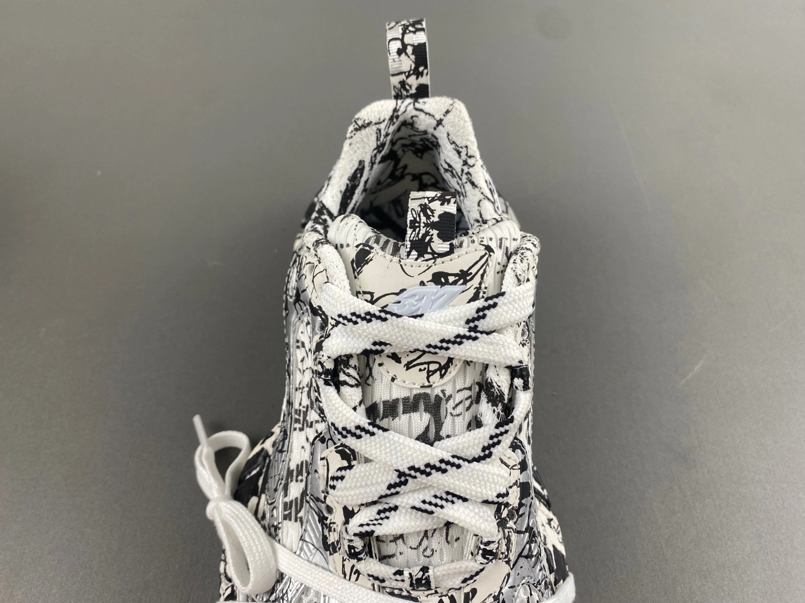 BALENCIAGA 3xl Extreme Graffiti Sneaker in White black