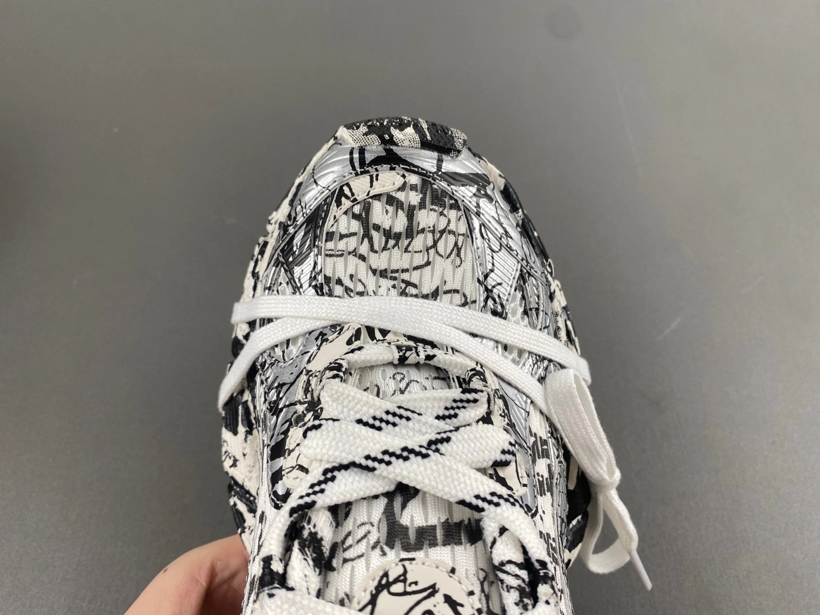 BALENCIAGA 3xl Extreme Graffiti Sneaker in White black