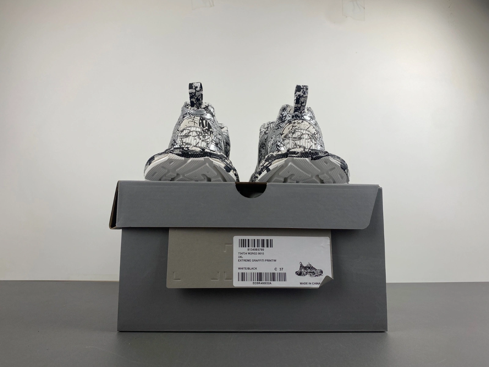 BALENCIAGA 3xl Extreme Graffiti Sneaker in White black