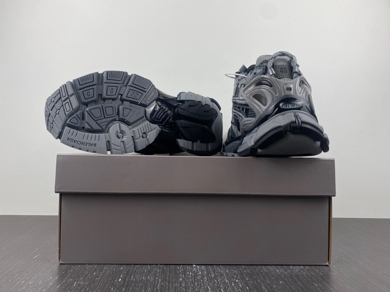 BALENCIAGA 7.0 RUNNER