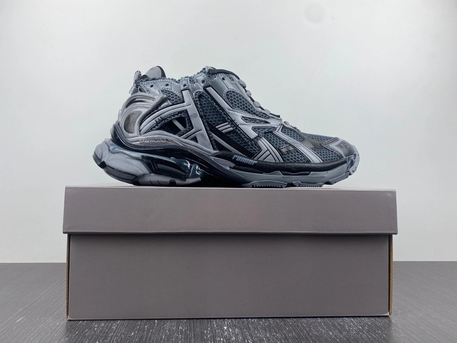 BALENCIAGA 7.0 RUNNER