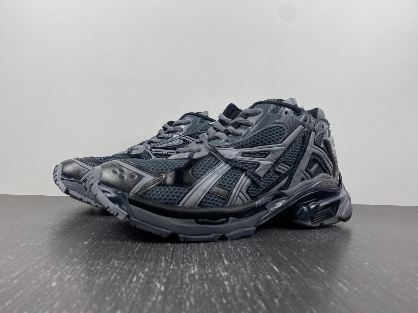 BALENCIAGA 7.0 RUNNER