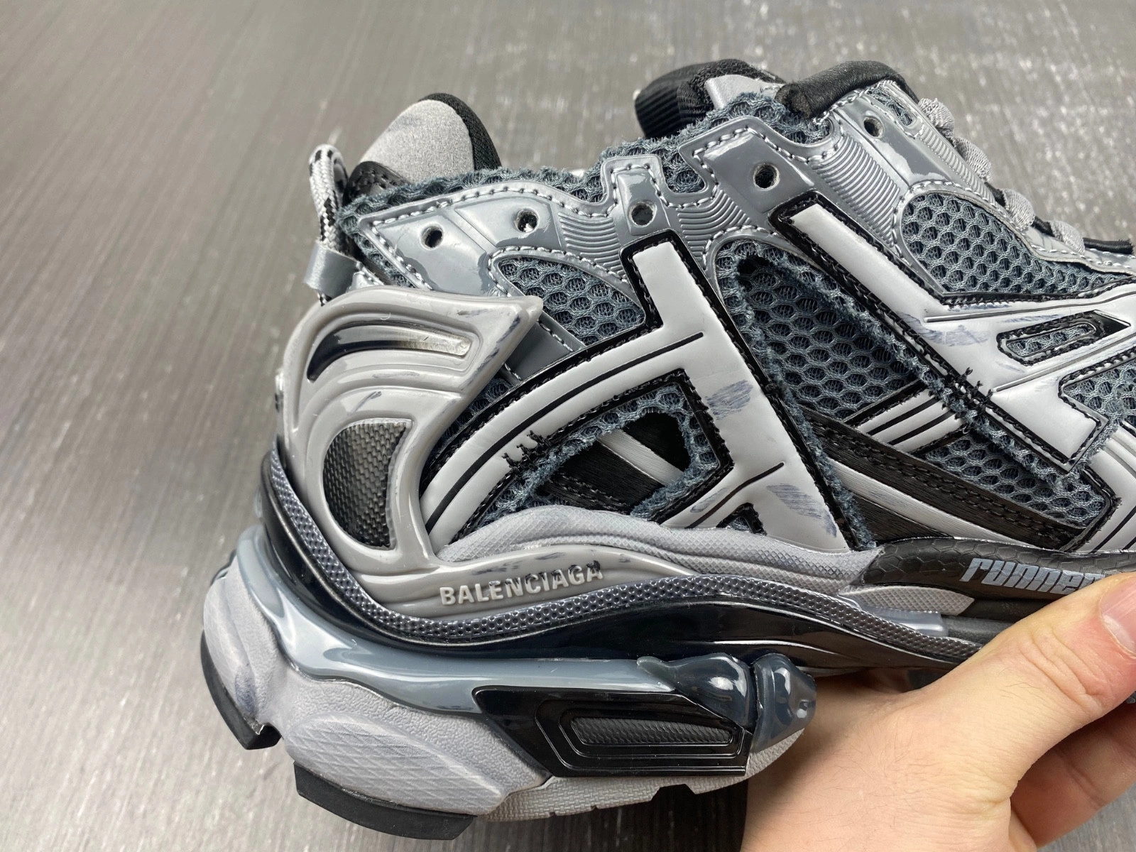 BALENCIAGA 7.0 RUNNER