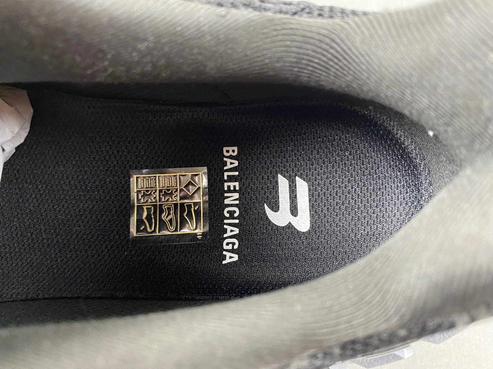 BALENCIAGA DEFENDER SNEAKER