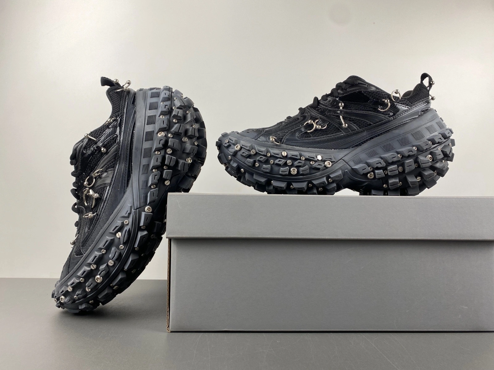 BALENCIAGA DEFENDER SNEAKER